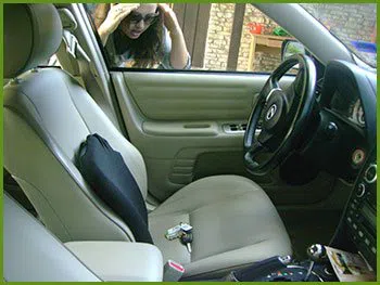 Neighborhood Locksmith Services Los Angeles, CA 310-819-4253 - 20-keys-locked-in-car